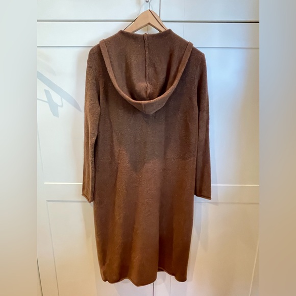 Long hooded sweater - Picture 3 of 4